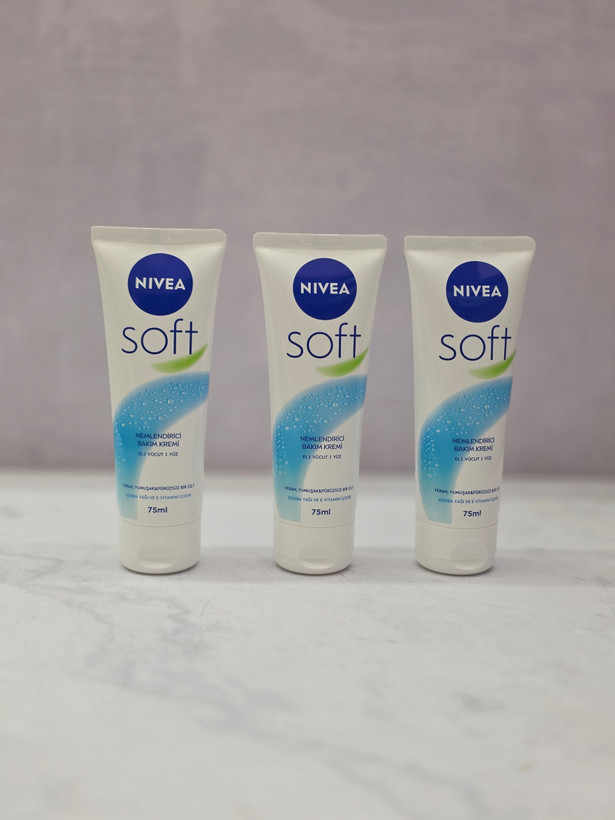 کرم آبرسان دست و صورت نیوا سافت Nivea Soft تیوپی ۷۵ میل اصل اورجینال ( واردات قانونی از منطقه آزاد ارس )