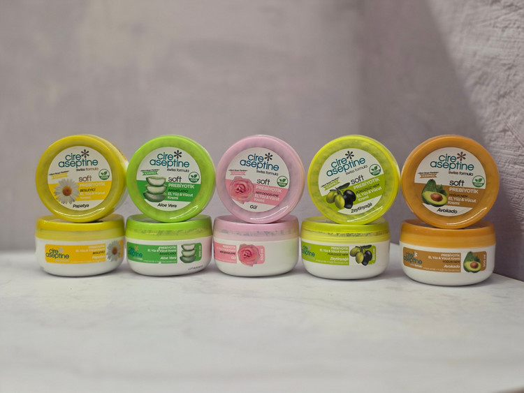 کرم مرطوب کننده سیر آسپتین Cire Aseptine مناسب برای دست و صورت و بدن در رایحه های مختلف حجم 300 میل نرم کننده و مرطوب کننده پوست اصل اورجینال ( واردات قانونی از منطقه آزاد ارس )