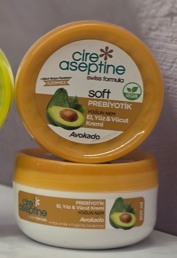 کرم مرطوب کننده سیر آسپتین Cire Aseptine مناسب برای دست و صورت و بدن در رایحه های مختلف حجم 300 میل نرم کننده و مرطوب کننده پوست اصل اورجینال ( واردات قانونی از منطقه آزاد ارس )