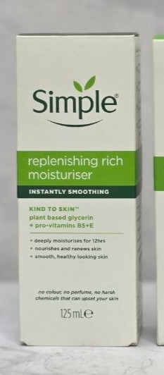 کرم مرطوب کننده و آبرسان پوست سیمپل Simple با حجم 125 میل اصل اورجینال ( واردات قانونی از منطقه آزاد ارس )