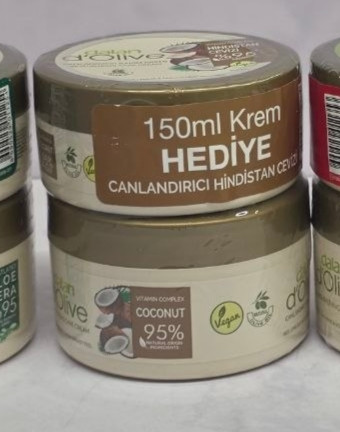 پک ۲ تایی کرم مرطوب کننده دست و بدن دالان Dalan d’Olive حاوی عصاره آلوئه ورا و نارگیل و زیتون و آووکادو با حجم ۲۵۰ میل + ۱۵۰ میل هدیه اصل اورجینال ( واردات قانونی از منطقه آزاد ارس )