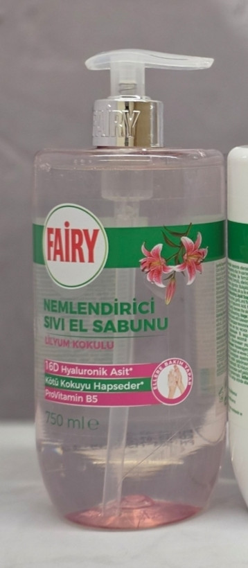 مایع دستشویی فیری Fairy با خاصیت مرطوب کنندگی پوست دست در انواع رایحه با حجم 750 میل اصل اورجینال ( واردات قانونی از منطقه آزاد ارس )