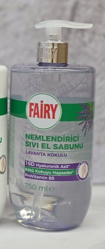 مایع دستشویی فیری Fairy با خاصیت مرطوب کنندگی پوست دست در انواع رایحه با حجم 750 میل اصل اورجینال ( واردات قانونی از منطقه آزاد ارس )