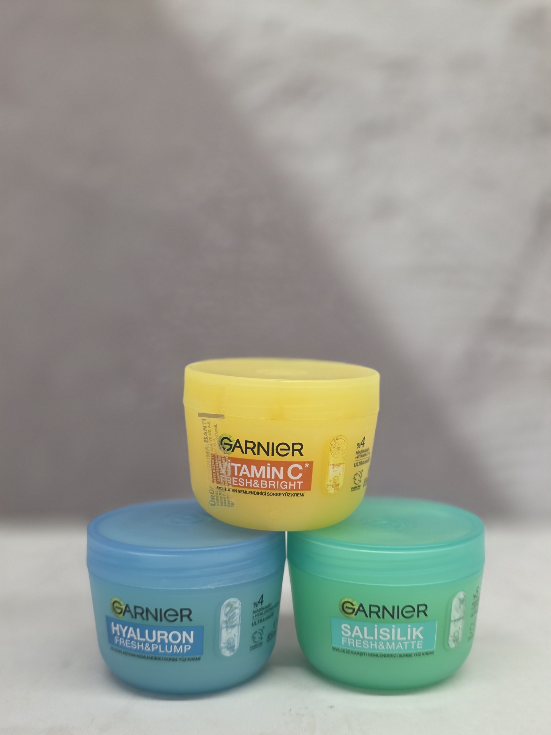 کرم آبرسان کاسه ای گارنیر Garnier در 3 مدل مختلف حجم 80 میل اصل اورجینال ( واردات قانونی از منطقه آزاد ارس )