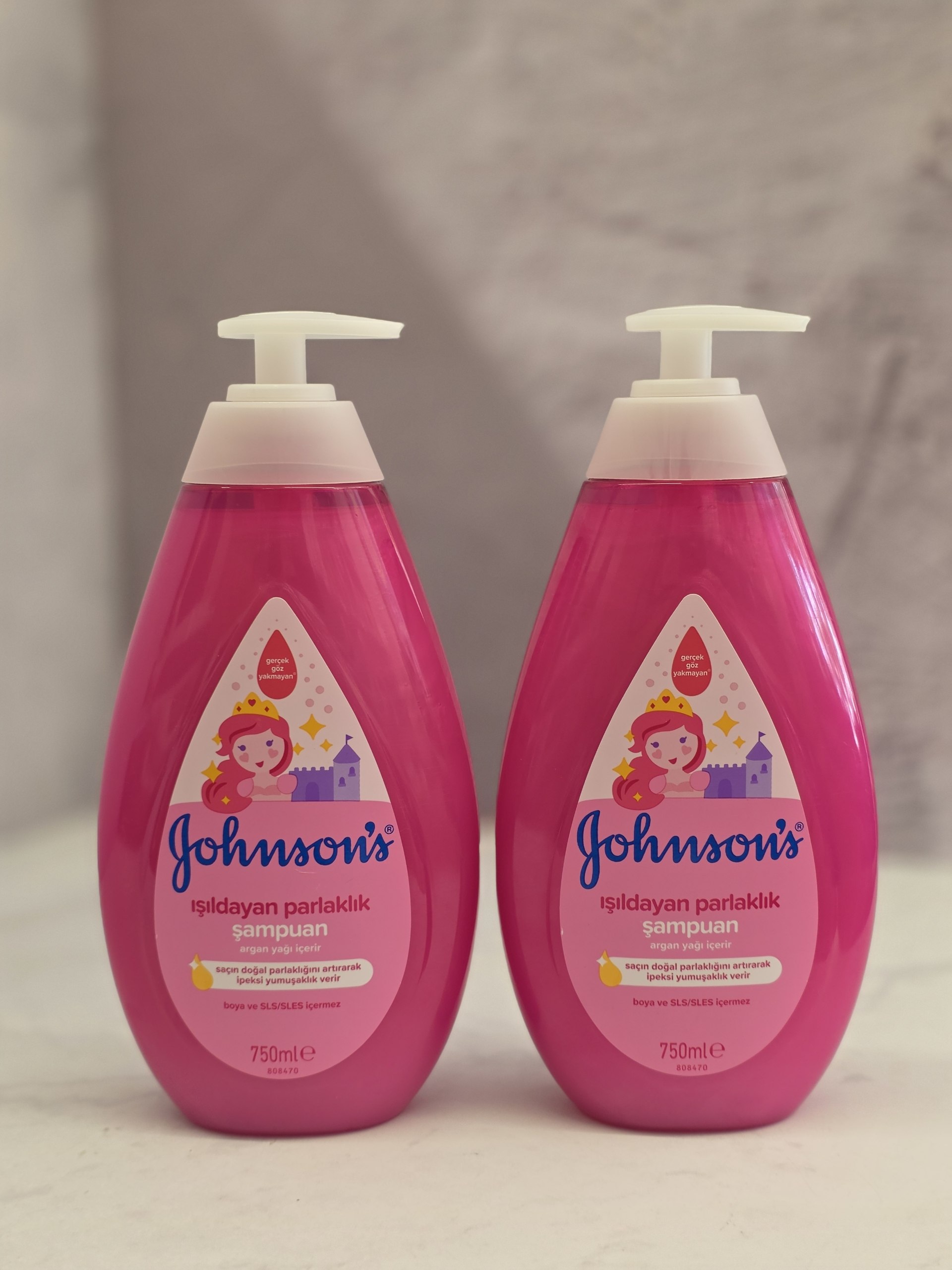 شامپو کودک و نوزاد پمپی جانسون Johnson براق کننده مو و حاوی روغن آرگان حجم 750 میل اصل اورجینال ( واردات قانونی از منطقه آزاد ارس )