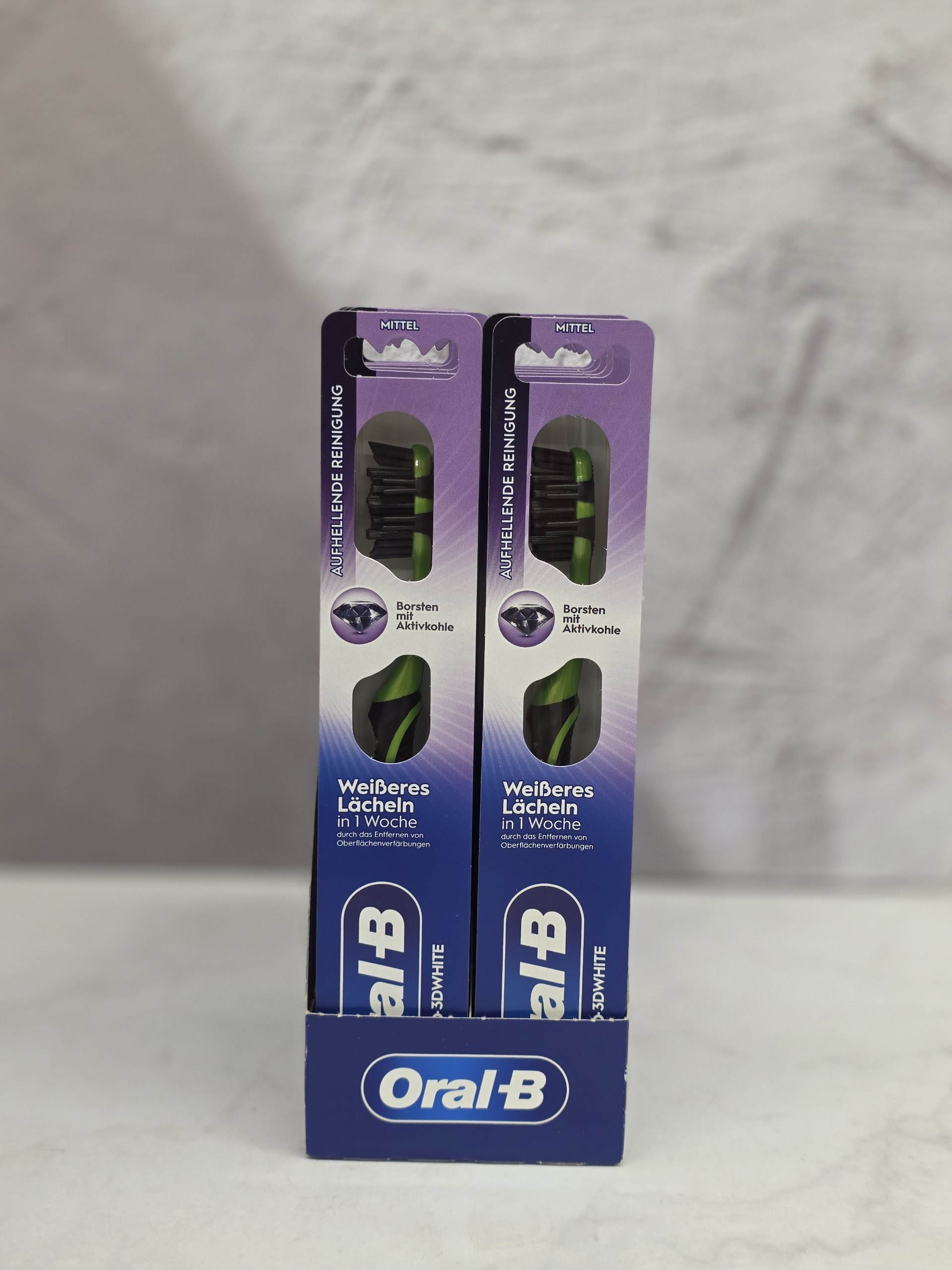 مسواک ذغالی سفيد كننده دندان اورال بی Oral-B مدل Pro-3Dwhite با برس مديوم اصل اورجینال ( واردات قانونی از منطقه آزاد ارس )