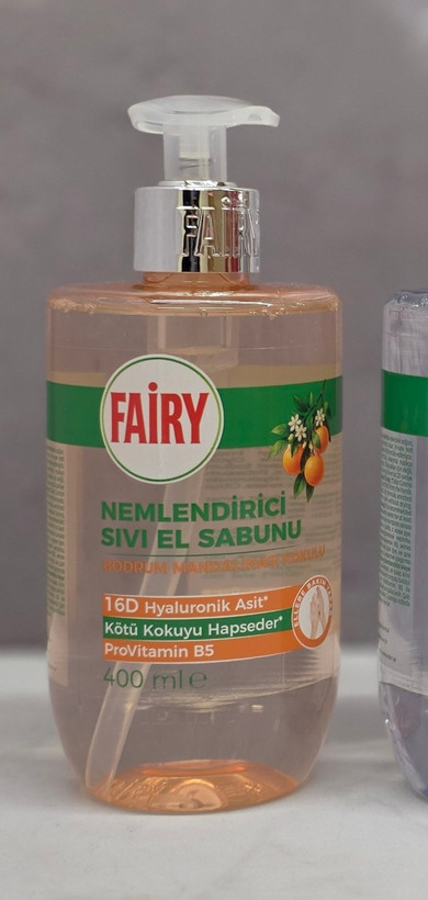 مایع دستشویی فیری Fairy با خاصیت مرطوب کنندگی پوست دست در انواع رایحه با حجم 400 میل اصل اورجینال ( واردات قانونی از منطقه آزاد ارس )
