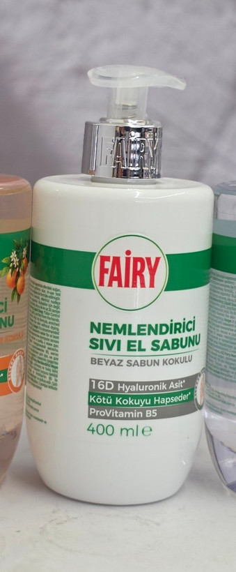 مایع دستشویی فیری Fairy با خاصیت مرطوب کنندگی پوست دست در انواع رایحه با حجم 400 میل اصل اورجینال ( واردات قانونی از منطقه آزاد ارس )