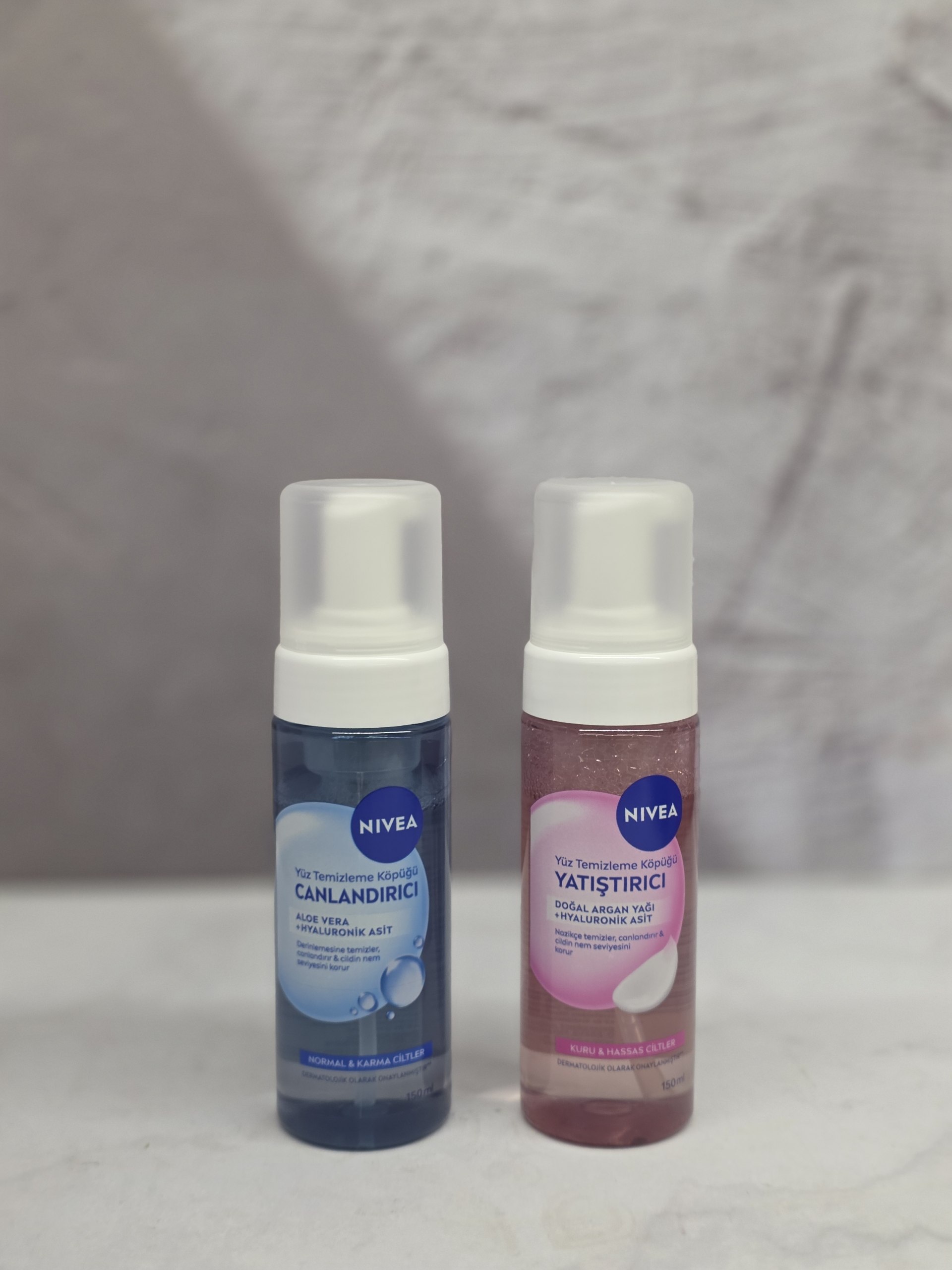 فوم شستشو صورت نیوا Nivea در دو مدل Canlandırıcı ، احیاکننده و Yatıştırıcı ، تسکین دهنده حجم ۱۵۰ میل اصل اورجینال ( واردات قانونی از منطقه آزاد ارس )