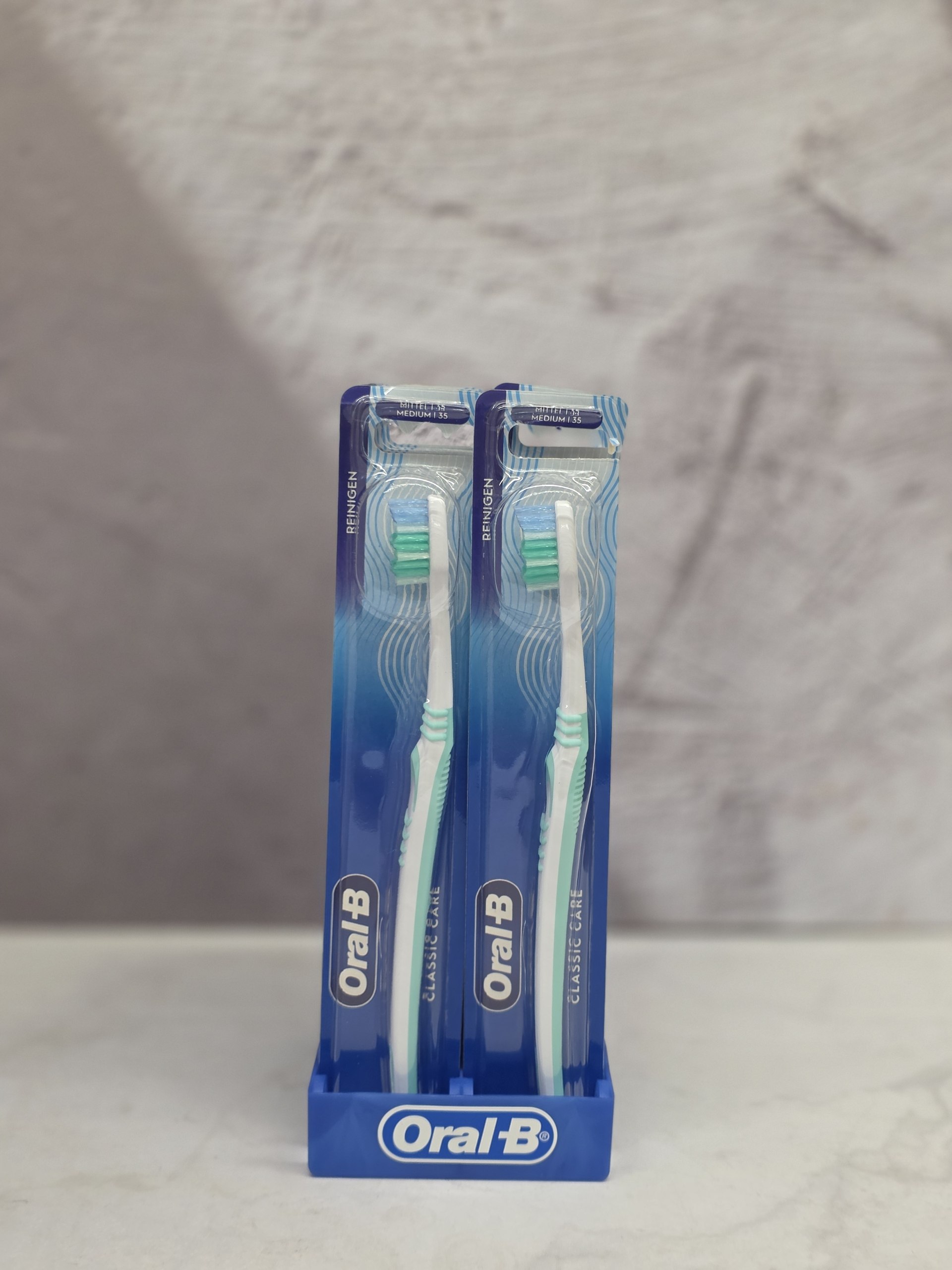 مسواک اورال بی Oral-B مدل کلاسیک Classic با برس مدیوم اصل اورجینال ( واردات قانونی از منطقه آزاد ارس )