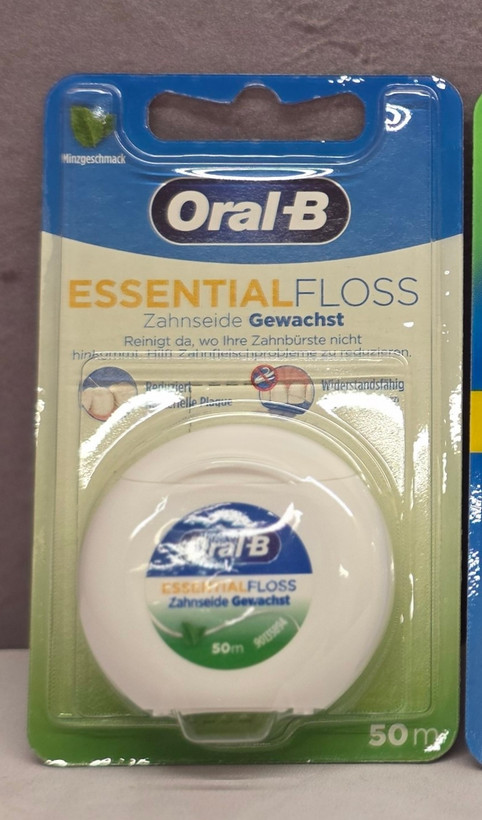 نخ دندان گرد اورال بی Oral-B مدل Essential Floss طول 50 متر اصل اورجینال ( واردات قانونی از منطقه آزاد ارس )