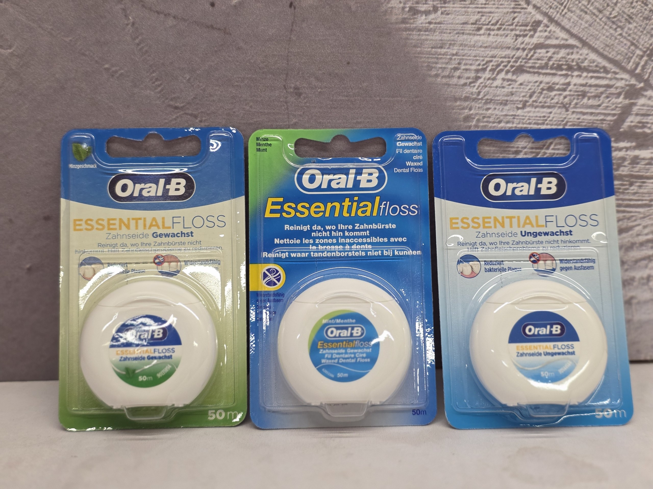 نخ دندان گرد اورال بی Oral-B مدل Essential Floss طول 50 متر اصل اورجینال ( واردات قانونی از منطقه آزاد ارس )