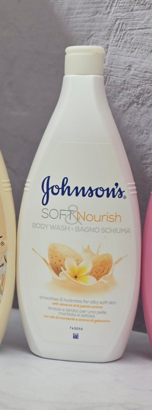 شامپو بدن جانسون Johnson مدل Vita-Rich مناسب برای انواع پوست ها در مدل های مختلف حجم 750 میل اصل اورجینال ( واردات قانونی از منطقه آزاد ارس )