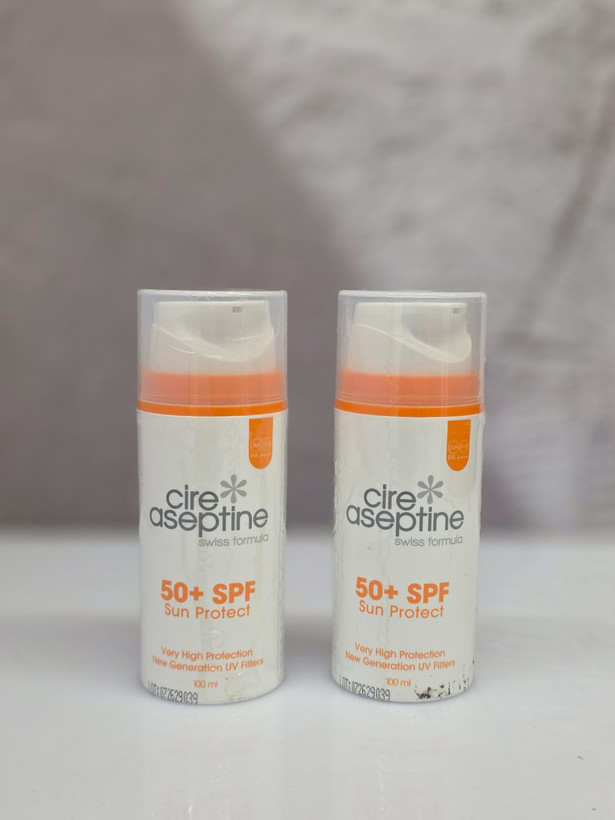 کرم ضد آفتاب سیر آسپتین Cire Aseptine مدل Spf 50 مخصوص بزرگسالان با محافظت بسیار قوی در برابر اشعه های مضر خورشید حجم ۱۰۰ میل اصل اورجینال ( واردات قانونی از منطقه آزاد ارس )