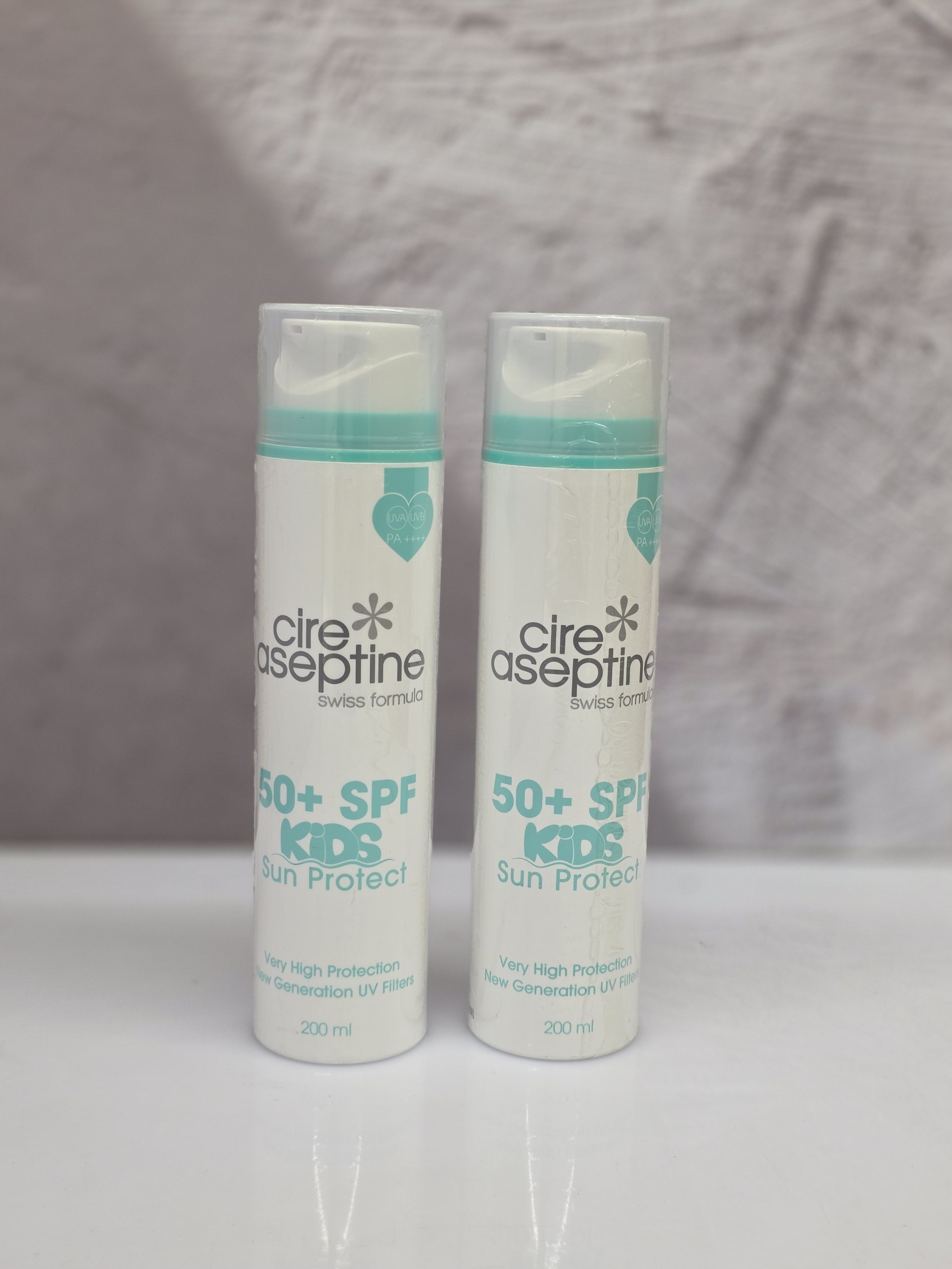 کرم ضد آفتاب سیر آسپتین Cire Aseptine مدل Spf 50 مخصوص کودک با محافظت بسیار قوی در برابر اشعه های مضر خورشید حجم 200 میل اصل اورجینال ( واردات قانونی از منطقه آزاد ارس )
