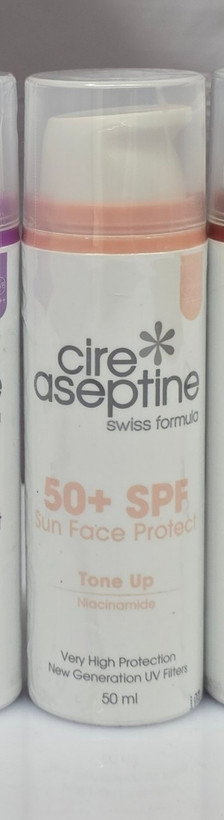 کرم ضد آفتاب مخصوص صورت سیر آسپتین Cire Aseptine مدل Spf 50 با محافظت بسیار قوی در برابر اشعه های مضر خورشید حجم 50 میل اصل اورجینال ( واردات قانونی از منطقه آزاد ارس )