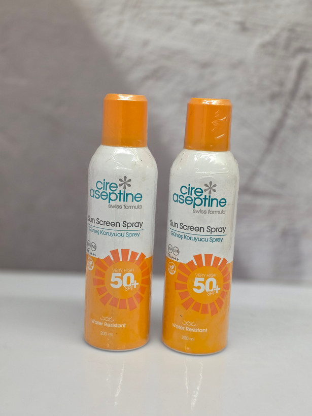 اسپری ضد آفتاب سیر آسپتین Cire Aseptine مدل SPF 50+ مخصوص بزرگسالان آسپتین مناسب برای انواع پوست ها با حجم 200 میل (واردات قانونی از منطقه آزاد ارس)
