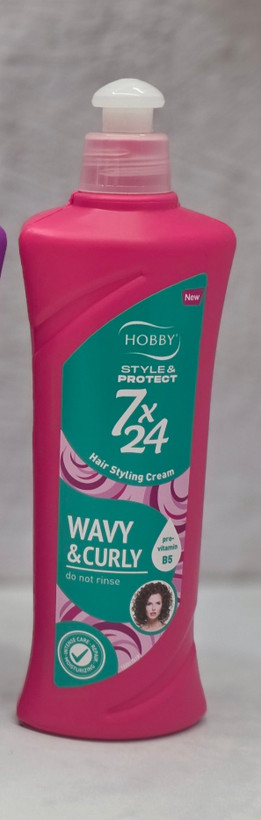 کرم حالت دهنده مو بعد از حمام Hobby مدل Style and Protect 7×24 در مدل های ترمیم کننده ، صاف و براق کننده و مخصوص موهای فر و مجعد حجم ۲۵۰ میل اصل اورجینال ( واردات قانونی از منطقه آزاد ارس )