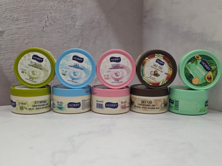 کرم مرطوب کننده و مغذی دست و صورت هوبی Hobby در 5 رایحه متنوع حجم 250 میل اصل اورجینال ( واردات قانونی از منطقه آزاد ارس )