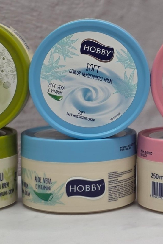 کرم مرطوب کننده و مغذی دست و صورت هوبی Hobby در 5 رایحه متنوع حجم 250 میل اصل اورجینال ( واردات قانونی از منطقه آزاد ارس )